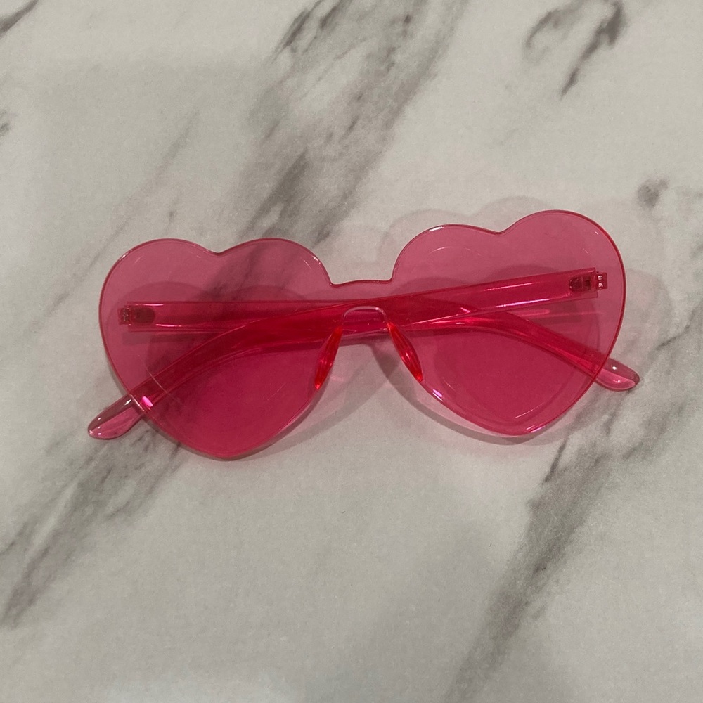 Heart-Shaped Pink Women's Fashion Sunglasses